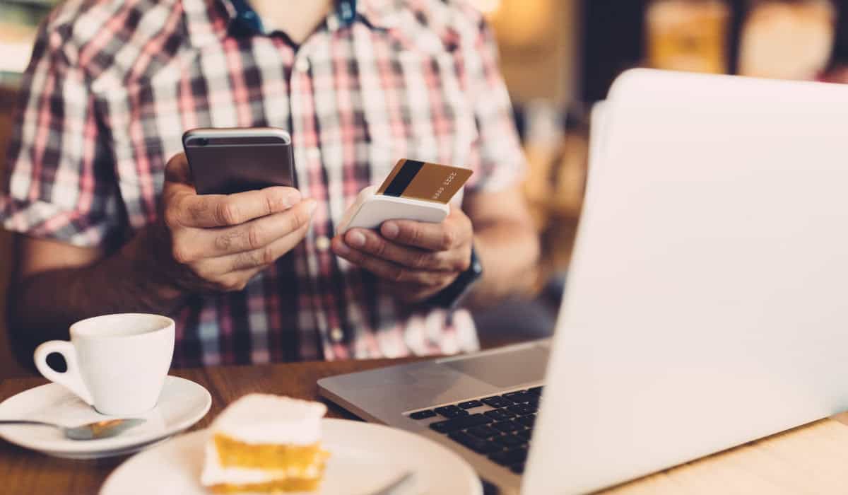 ACH vs. Credit Card Payments for Businesses