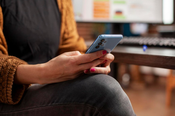 Metro vs. Boost Mobile: Benefits