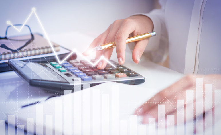 Accounting Software vs. Hiring an Accountant
