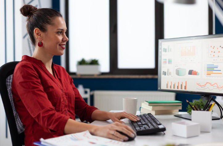 Fractional CFO vs Outsourced Controller