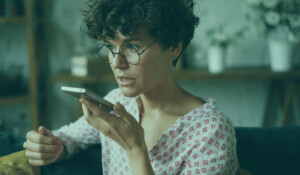 How an AI Voice Agent Works for Customer Service: A Definitive Guide